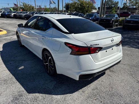 New 2025 Nissan Altima 2.5 SR image 9