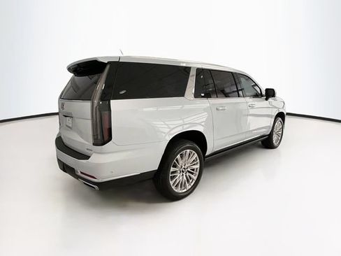 Certified 2026 Cadillac Escalade ESV Luxury AWD/4WD image 7