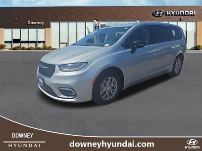 Used 2024 Chrysler Pacifica Touring-L