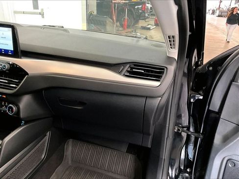 Used 2022 Ford Escape SEL w/ Technology Package AWD/4WD image 13