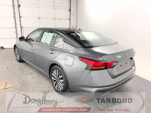 Used 2025 Nissan Altima 2.5 SV FWD image 7