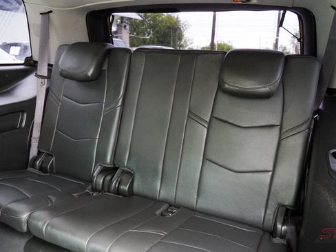 Used 2017 Cadillac Escalade Luxury image 21