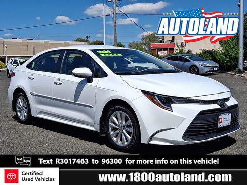 Used 2024 Toyota Corolla LE w/ LE Convenience Package FWD image 1
