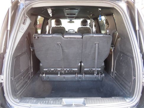 Used 2018 Dodge Grand Caravan GT image 23