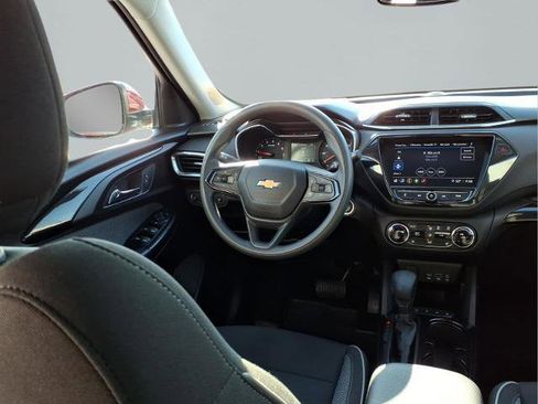 Used 2021 Chevrolet TrailBlazer LT w/ Convenience Package image 10