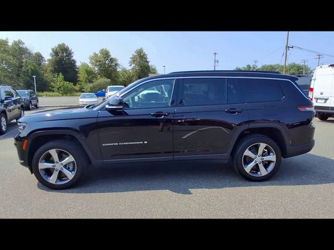 Used 2024 Jeep Grand Cherokee L Limited AWD/4WD image 5