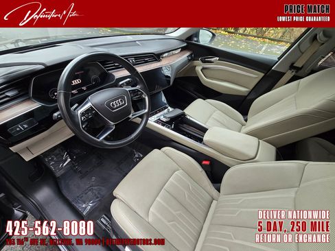 Used 2019 Audi e-tron Prestige w/ Prestige Package image 18