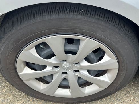 Certified 2025 Toyota Corolla LE image 17