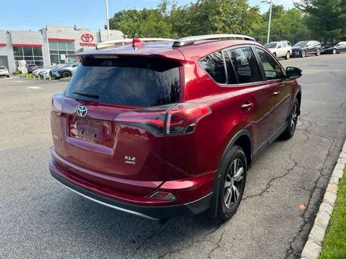 Used 2018 Toyota RAV4 XLE w/ Plus Extra Value Package AWD/4WD image 4