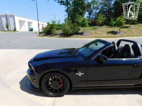 Used 2014 Ford Mustang Shelby GT500 w/ Equipment Group 821A image 11