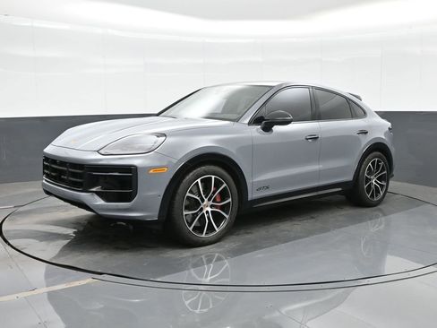 Certified 2025 Porsche Cayenne GTS AWD/4WD image 1