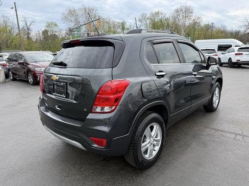 Used 2017 Chevrolet Trax LT w/ LT Convenience Package AWD/4WD image 8