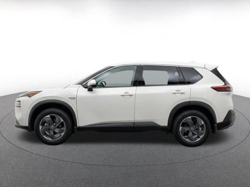Used 2025 Nissan Rogue SV AWD/4WD image 4
