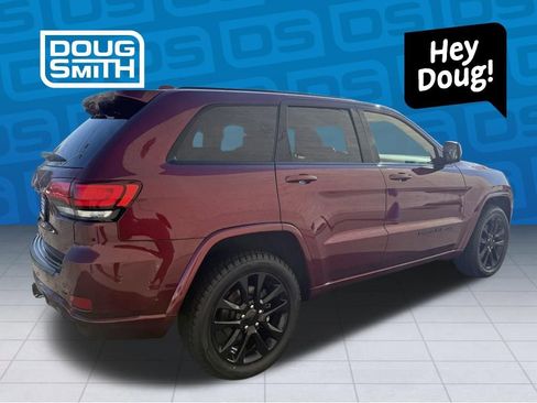 Used 2021 Jeep Grand Cherokee Laredo X image 4