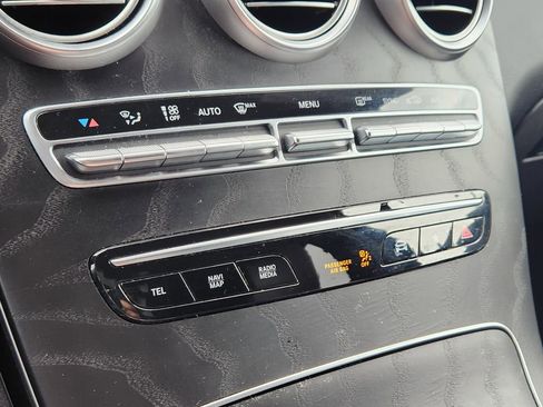 Used 2021 Mercedes-Benz GLC 300 GLC 300 image 17