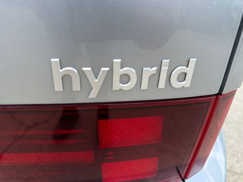 Used 2025 Hyundai Santa Fe SEL FWD image 33