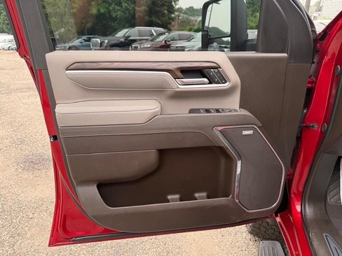 Used 2025 GMC Sierra 2500 SLT w/ SLT Premium Package AWD/4WD image 13