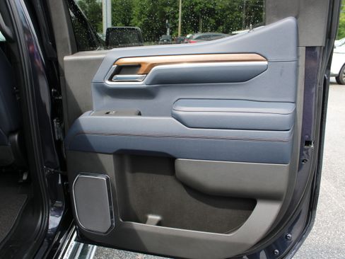 Used 2022 Chevrolet Silverado 1500 High Country w/ Z71 Off-Road Package AWD/4WD image 14