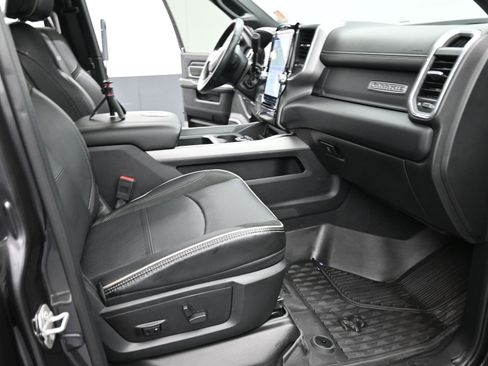 Used 2024 RAM 2500 Laramie w/ Night Edition image 21