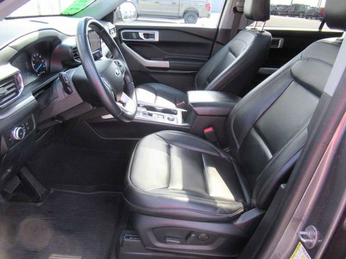 Used 2022 Ford Explorer XLT w/ Equipment Group 202A image 14