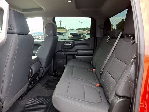 Used 2020 Chevrolet Silverado 1500 Custom w/ Custom Value Package RWD image 10