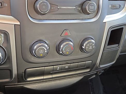 Used 2024 RAM 1500 Classic SLT image 28