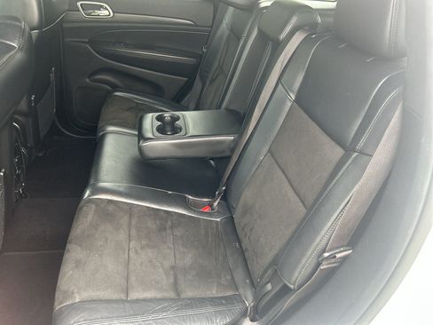 Used 2019 Jeep Grand Cherokee Altitude AWD/4WD image 19