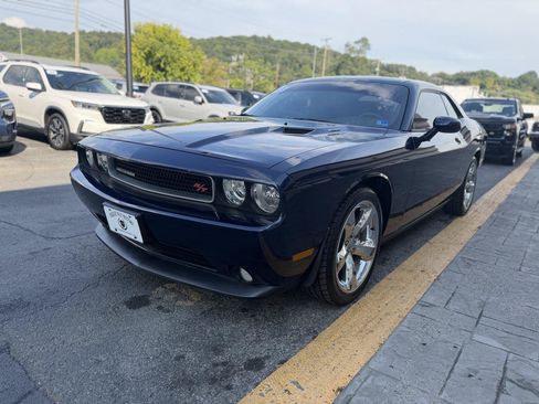 Used 2013 Dodge Challenger R/T w/ Sound Group II RWD image 4
