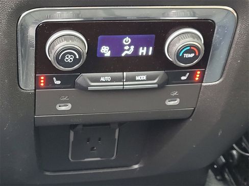 Used 2023 Chevrolet Tahoe Premier image 9