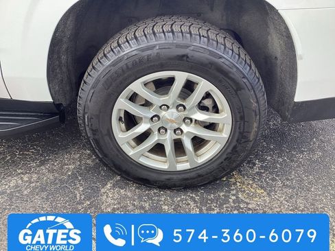 Used 2023 Chevrolet Suburban LT image 33