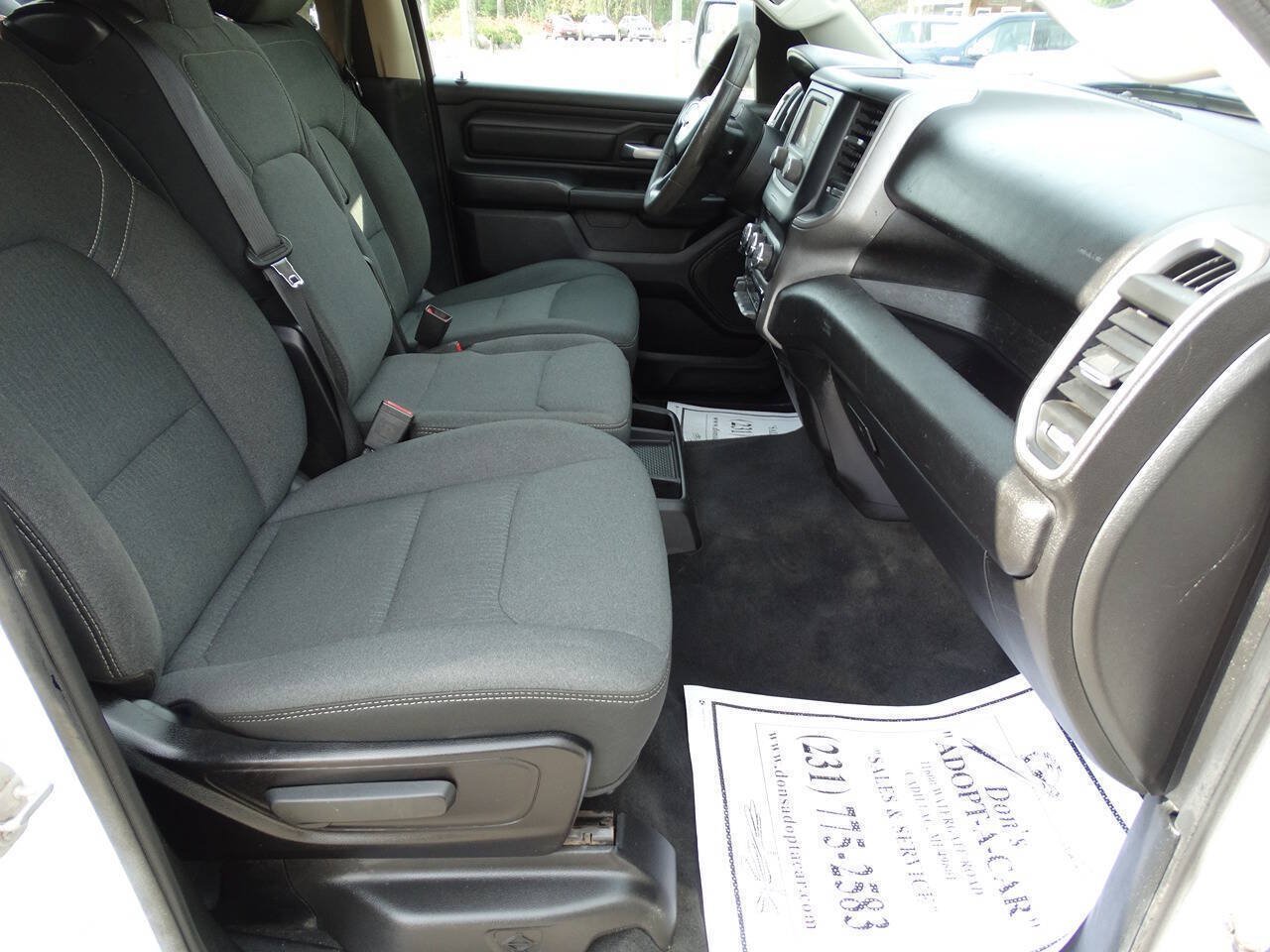 Used 2019 RAM 1500 4x4 Crew Cab Tradesman w/ SXT Appearance Group image 33