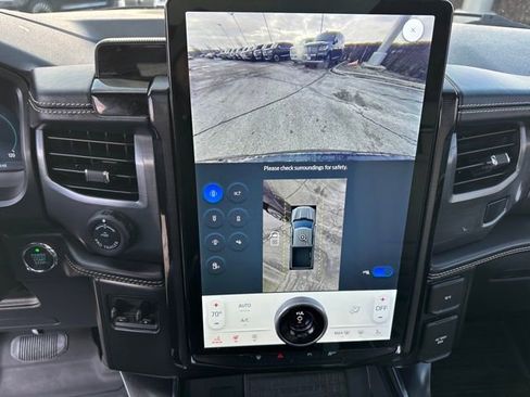 Used 2022 Ford F150 Lightning Platinum image 28