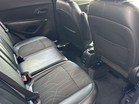 Certified 2022 Chevrolet Trax LT w/ Driver Confidence Package AWD/4WD image 19