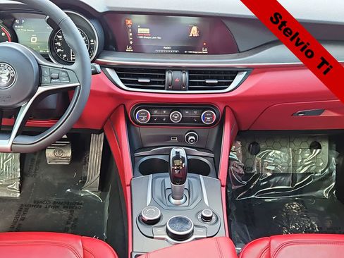 Used 2019 Alfa Romeo Stelvio Ti AWD/4WD image 20