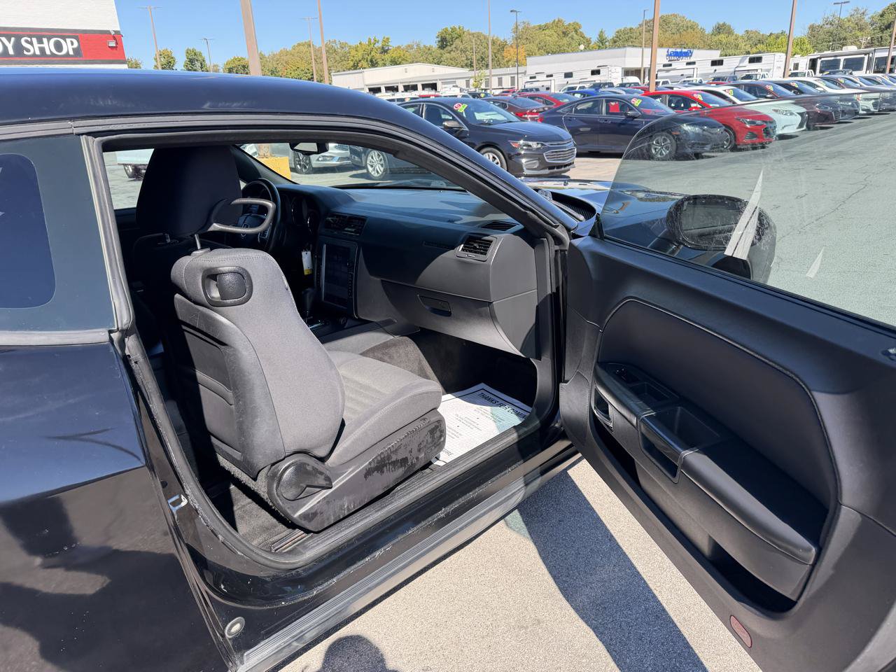 Used 2014 Dodge Challenger SXT RWD image 9