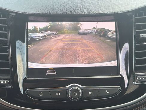 Used 2020 Chevrolet Trax LT w/ LT Convenience Package FWD image 28