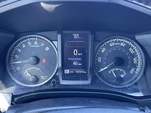 Used 2019 Toyota Tacoma TRD Off-Road w/ Technology Package AWD/4WD image 20