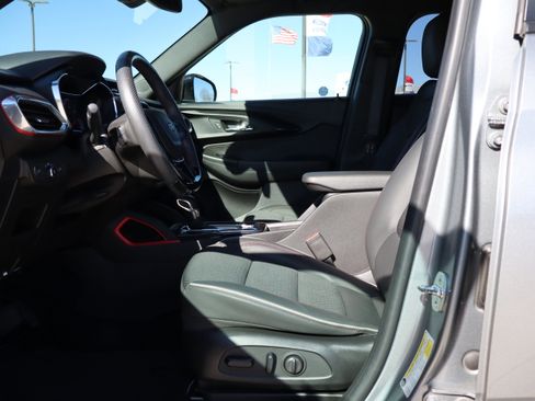 Used 2023 Chevrolet TrailBlazer RS w/ Convenience Package image 10