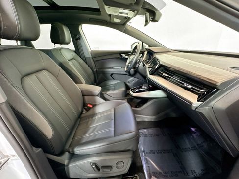 Used 2024 Audi Q4 e-tron Premium Plus image 27