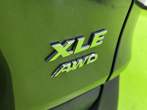 Used 2021 Toyota RAV4 XLE AWD/4WD image 14