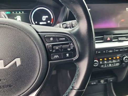 Used 2022 Kia Niro EX Premium image 20