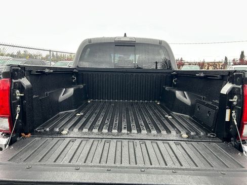 Used 2020 Toyota Tacoma SR5 AWD/4WD image 24