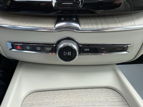 Used 2021 Volvo XC60 T5 Inscription w/ Advanced Package image 37