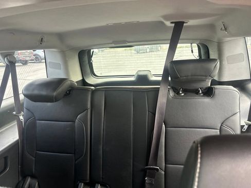 Used 2016 Chevrolet Suburban LT w/ Luxury Package AWD/4WD image 15