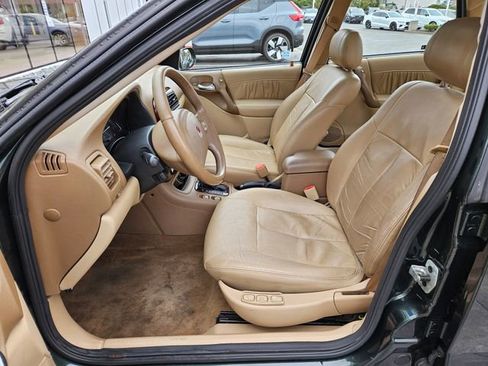 Used 2002 Saturn L-Series L300 image 12