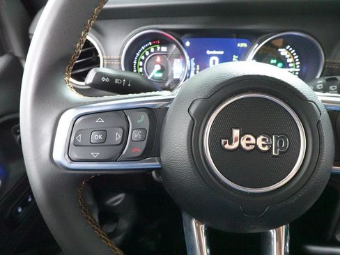 Used 2023 Jeep Wrangler Unlimited Sahara AWD/4WD image 14