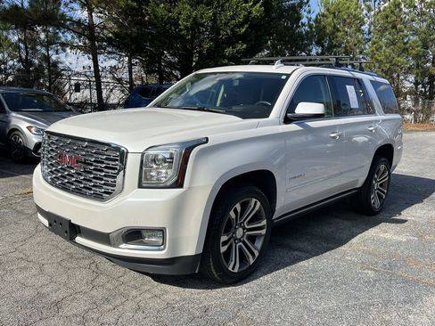 Used 2020 GMC Yukon Denali w/ Denali Premium Package image 3