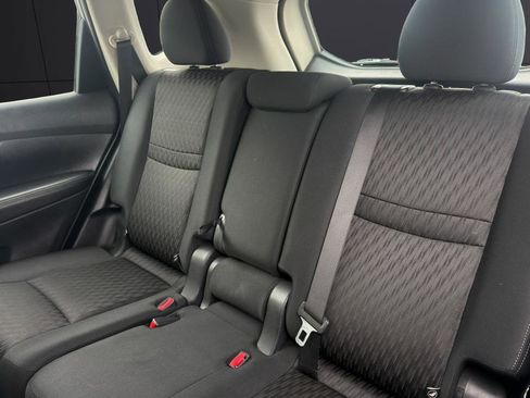 Used 2018 Nissan Rogue S image 21