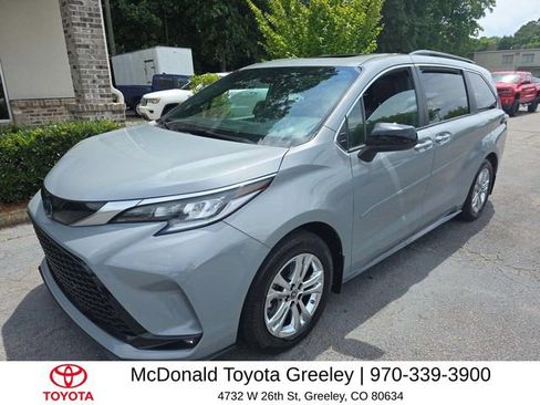 Used 2023 Toyota Sienna XSE w/ XSE Plus Package AWD/4WD image 1
