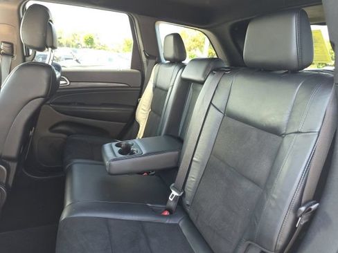 Used 2020 Jeep Grand Cherokee Laredo RWD image 7